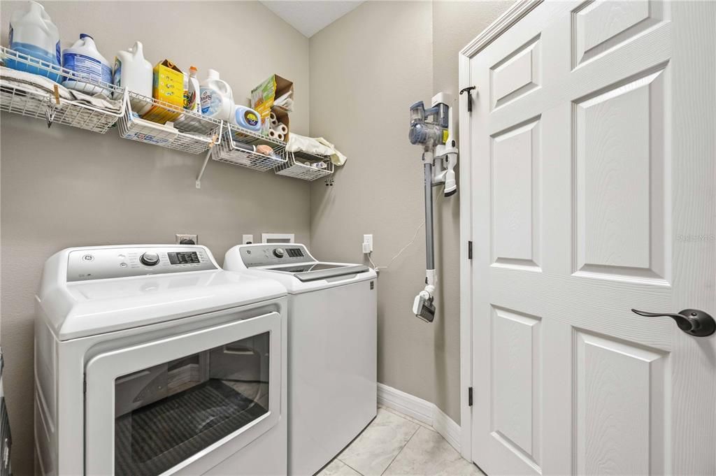 Active With Contract: $534,900 (3 beds, 2 baths, 1468 Square Feet)