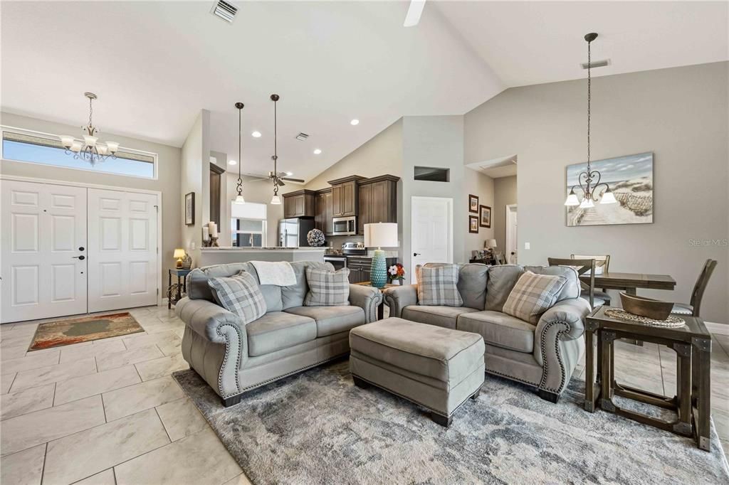 Active With Contract: $534,900 (3 beds, 2 baths, 1468 Square Feet)