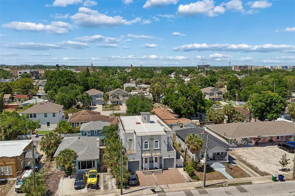 Activo con contrato: $3,995 (3 camas, 2 baños, 1995 Pies cuadrados)