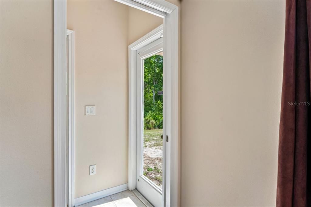 For Sale: $470,000 (5 beds, 3 baths, 2635 Square Feet)