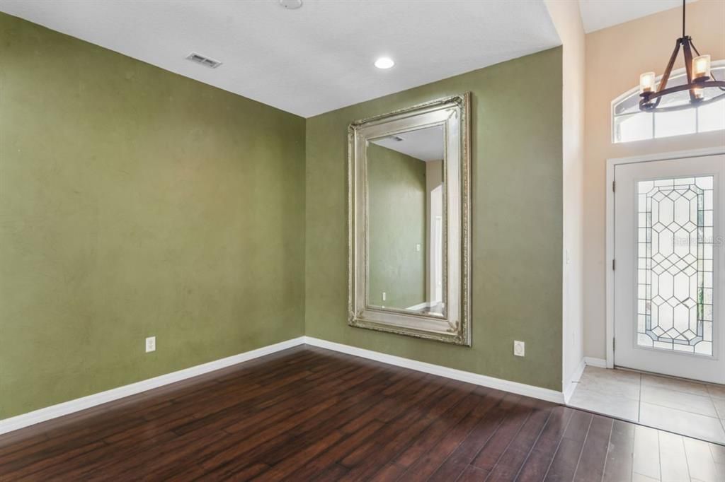 For Sale: $470,000 (5 beds, 3 baths, 2635 Square Feet)