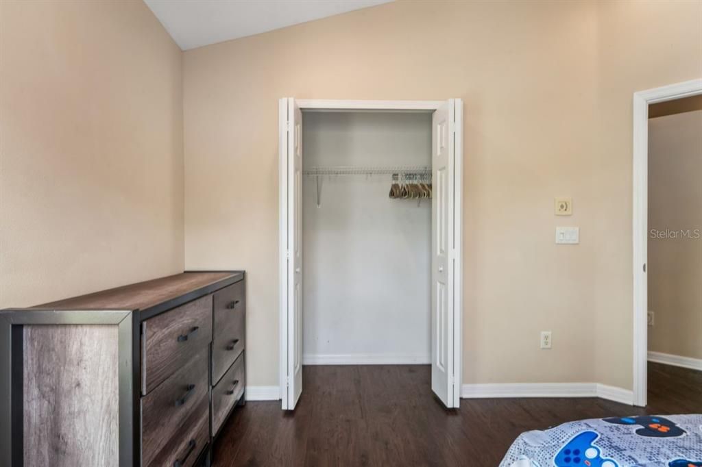 For Sale: $470,000 (5 beds, 3 baths, 2635 Square Feet)