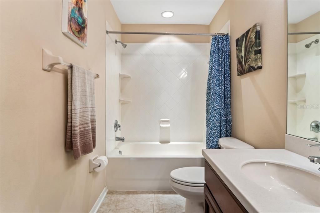For Sale: $470,000 (5 beds, 3 baths, 2635 Square Feet)