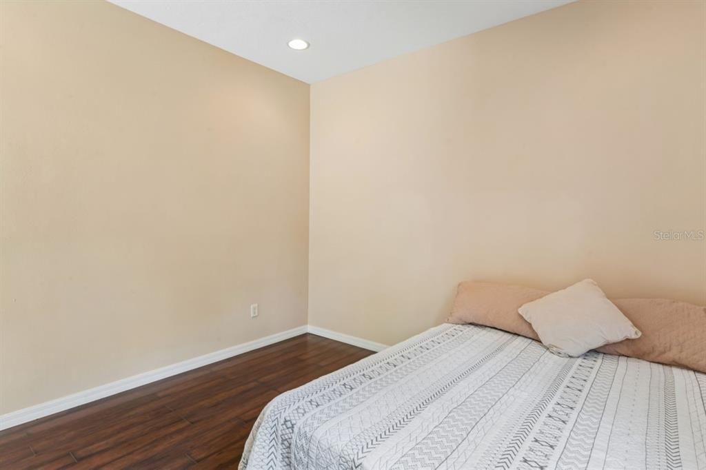 For Sale: $470,000 (5 beds, 3 baths, 2635 Square Feet)