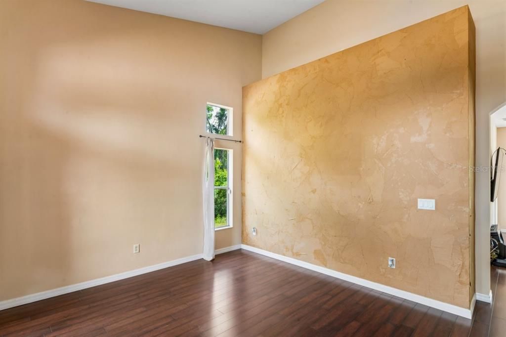 For Sale: $470,000 (5 beds, 3 baths, 2635 Square Feet)