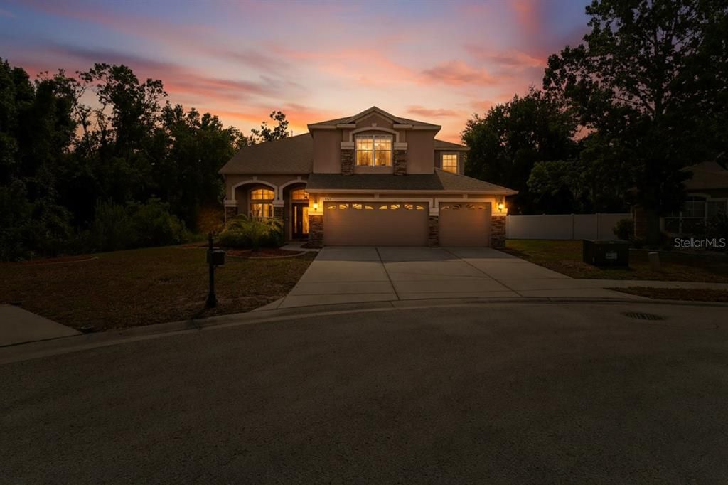 For Sale: $470,000 (5 beds, 3 baths, 2635 Square Feet)