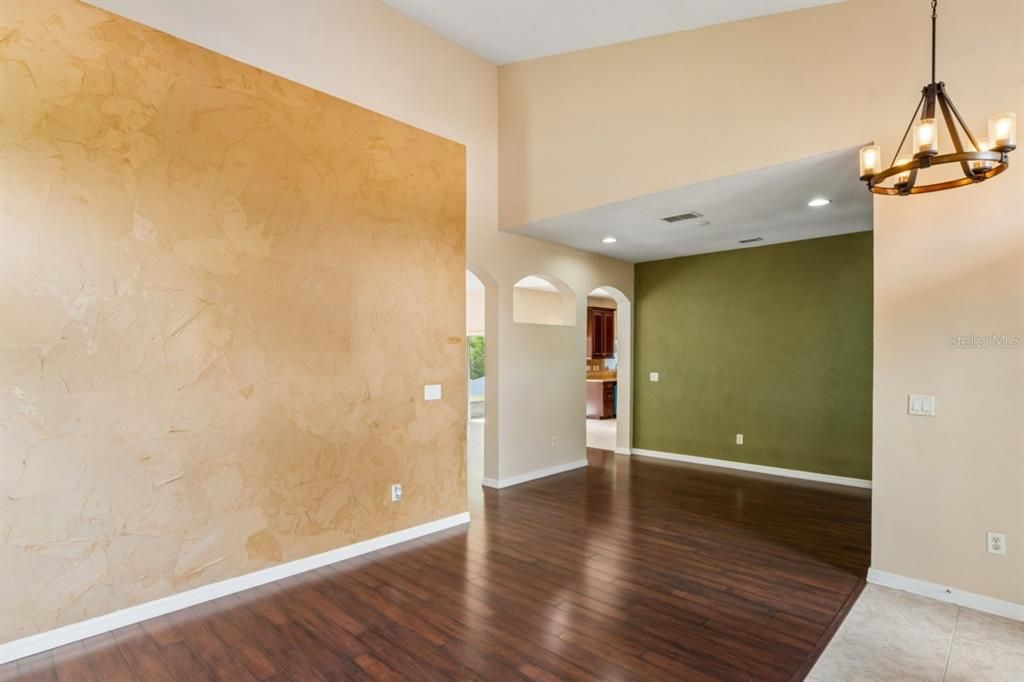 For Sale: $470,000 (5 beds, 3 baths, 2635 Square Feet)