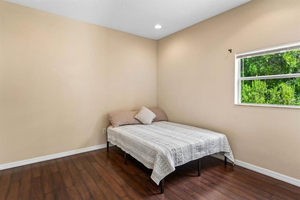 For Sale: $470,000 (5 beds, 3 baths, 2635 Square Feet)