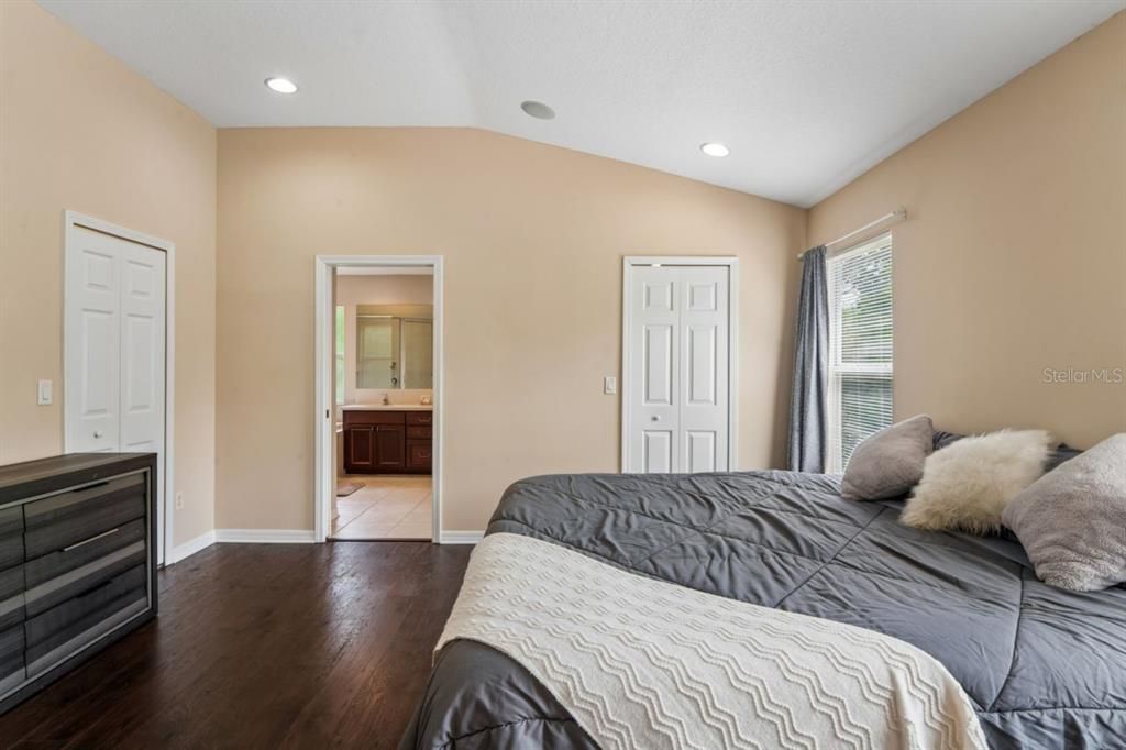 For Sale: $470,000 (5 beds, 3 baths, 2635 Square Feet)