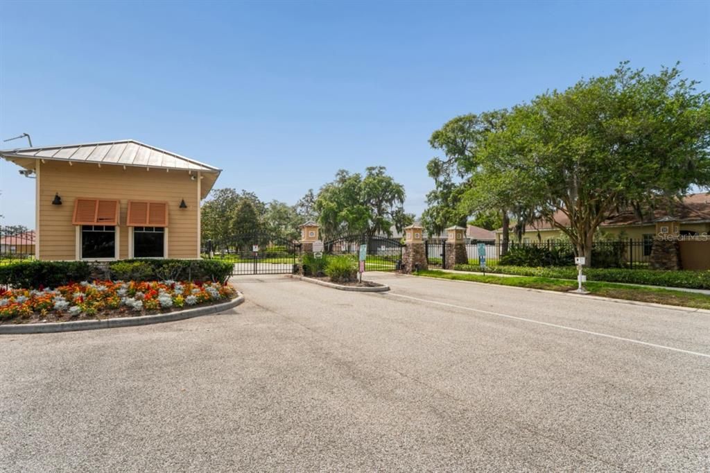 For Sale: $470,000 (5 beds, 3 baths, 2635 Square Feet)