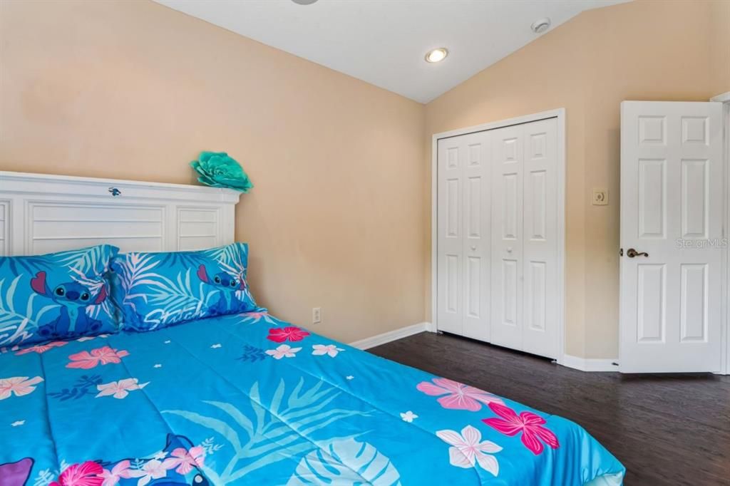 For Sale: $470,000 (5 beds, 3 baths, 2635 Square Feet)