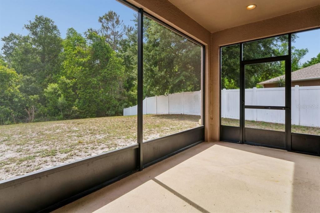 For Sale: $470,000 (5 beds, 3 baths, 2635 Square Feet)