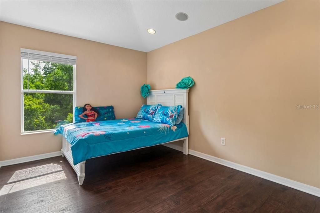 For Sale: $470,000 (5 beds, 3 baths, 2635 Square Feet)