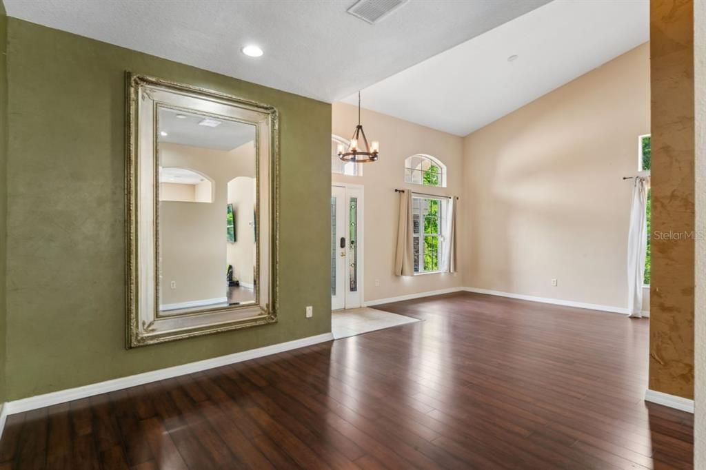 For Sale: $470,000 (5 beds, 3 baths, 2635 Square Feet)
