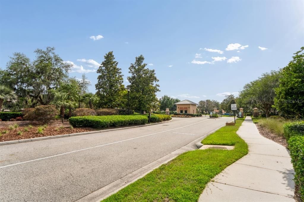 For Sale: $470,000 (5 beds, 3 baths, 2635 Square Feet)
