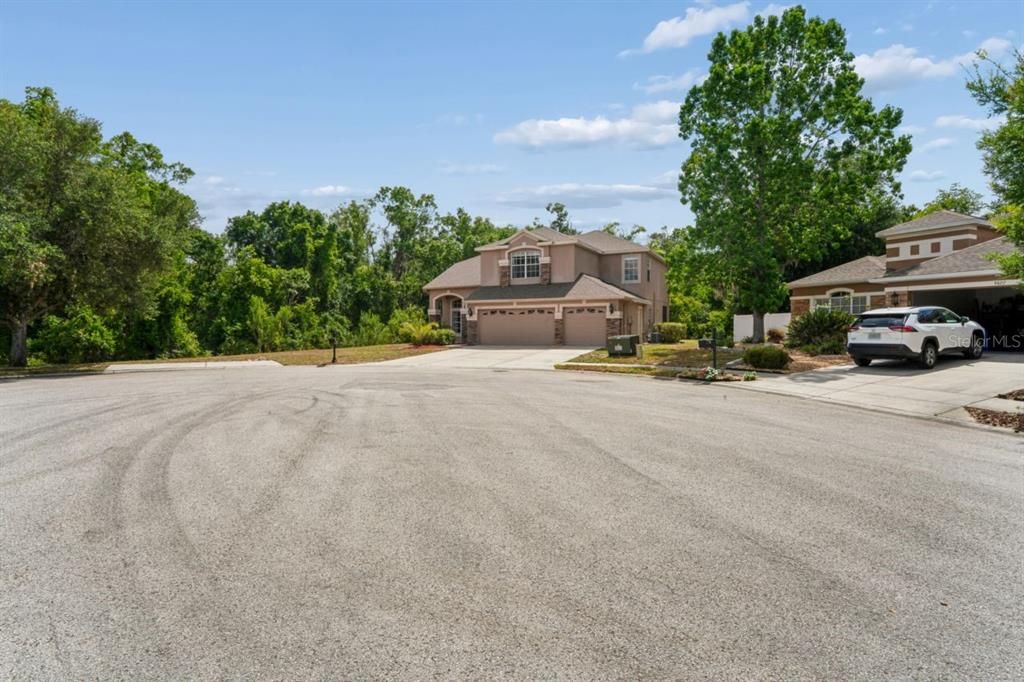 For Sale: $470,000 (5 beds, 3 baths, 2635 Square Feet)
