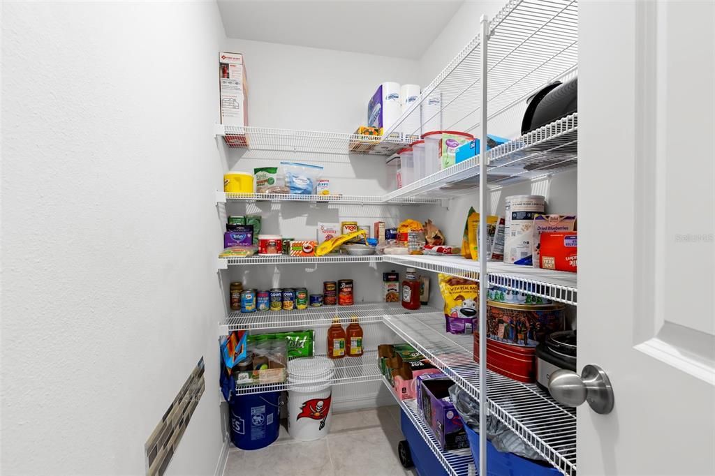 На продажу: $425,000 (4 спален, 2 ванн, 2270 Квадратных фут)