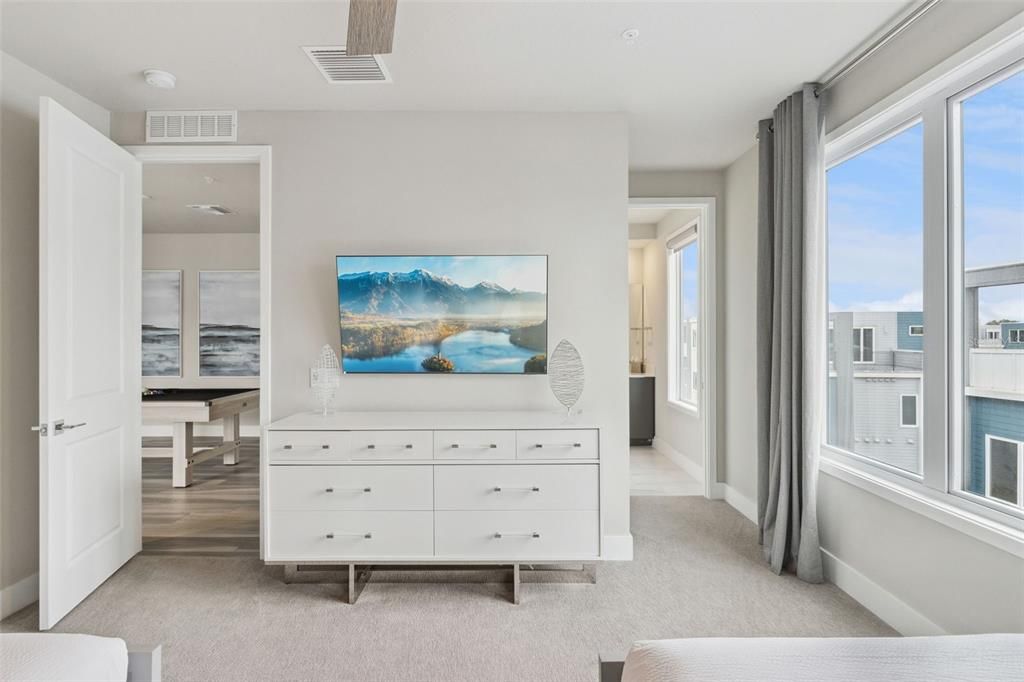 For Sale: $404,500 (5 beds, 4 baths, 2630 Square Feet)