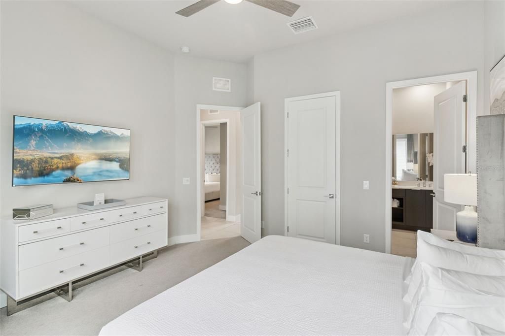 For Sale: $404,500 (5 beds, 4 baths, 2630 Square Feet)