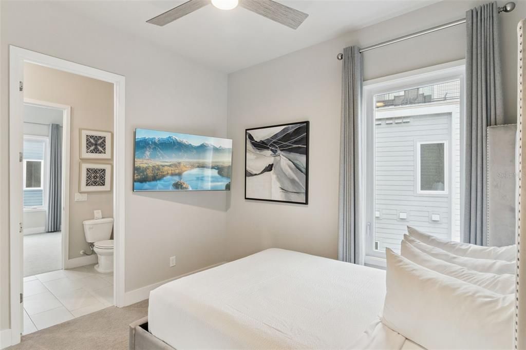 For Sale: $404,500 (5 beds, 4 baths, 2630 Square Feet)