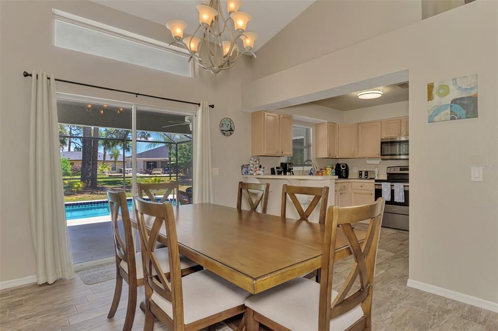 Activo con contrato: $379,000 (3 camas, 2 baños, 1418 Pies cuadrados)