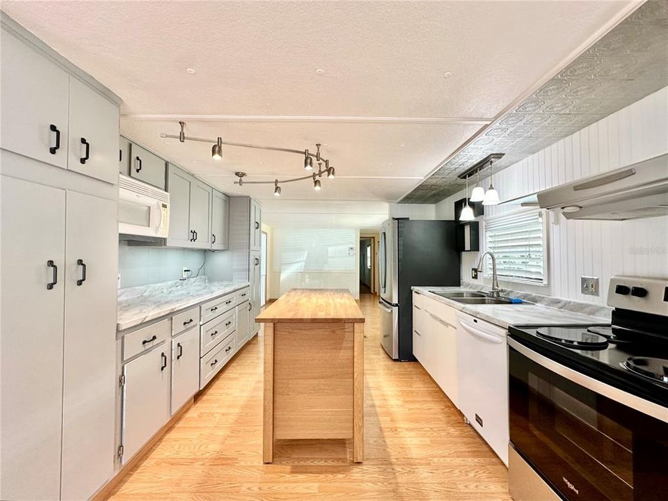 На продажу: $120,000 (2 спален, 2 ванн, 1078 Квадратных фут)