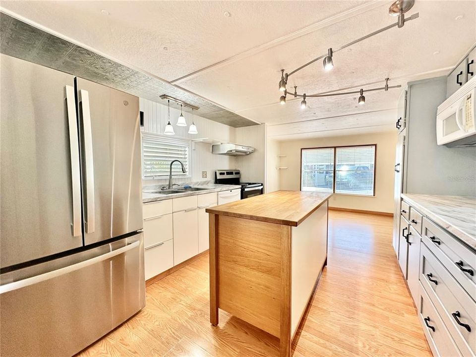 На продажу: $120,000 (2 спален, 2 ванн, 1078 Квадратных фут)