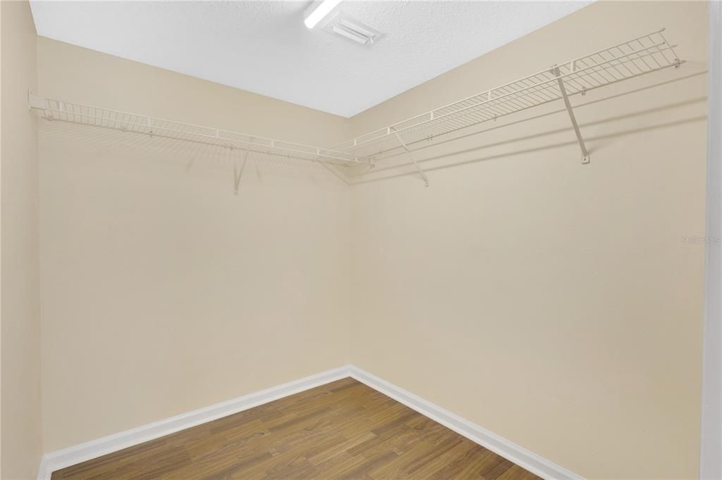 Active With Contract: $259,900 (3 beds, 2 baths, 1344 Square Feet)