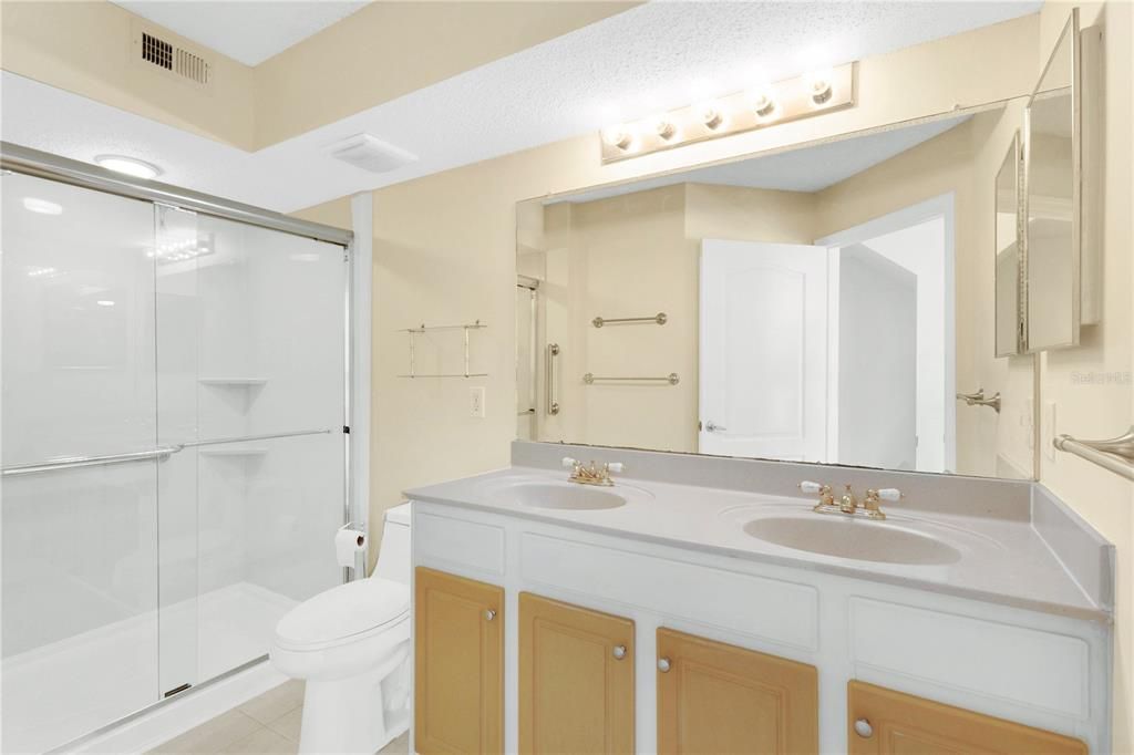 Active With Contract: $259,900 (3 beds, 2 baths, 1344 Square Feet)