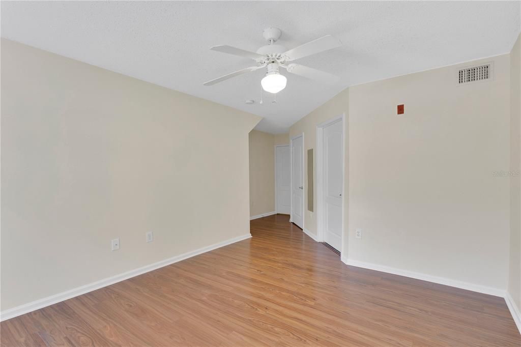 Active With Contract: $259,900 (3 beds, 2 baths, 1344 Square Feet)