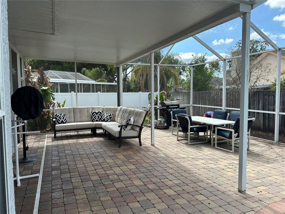 En Venta: $399,900 (3 camas, 2 baños, 2242 Pies cuadrados)