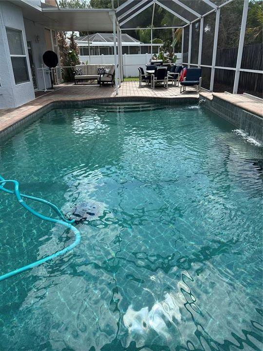 En Venta: $399,900 (3 camas, 2 baños, 2242 Pies cuadrados)
