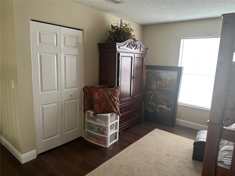 En Venta: $399,900 (3 camas, 2 baños, 2242 Pies cuadrados)