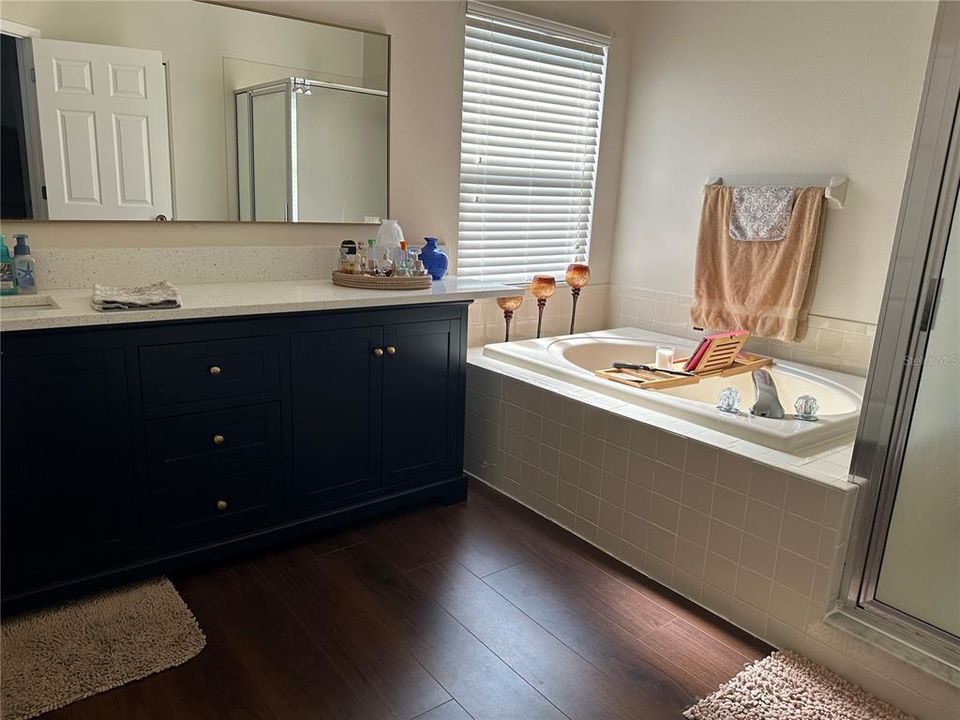 En Venta: $399,900 (3 camas, 2 baños, 2242 Pies cuadrados)