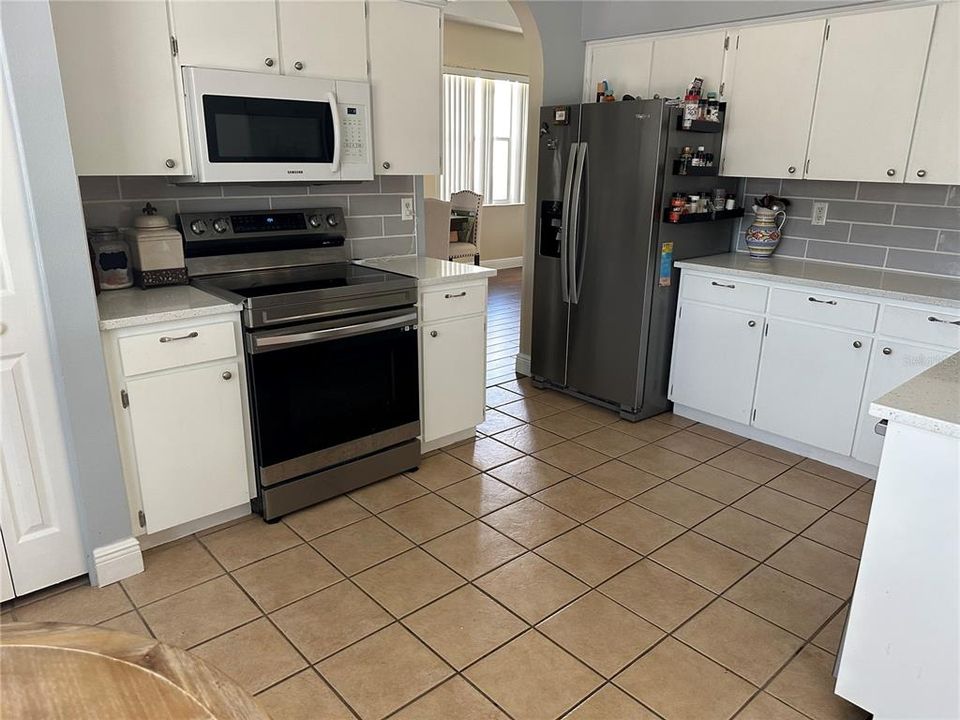En Venta: $399,900 (3 camas, 2 baños, 2242 Pies cuadrados)