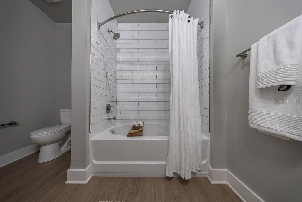 出租: $2,125 (3 贝兹, 2 浴室, 1229 平方英尺)