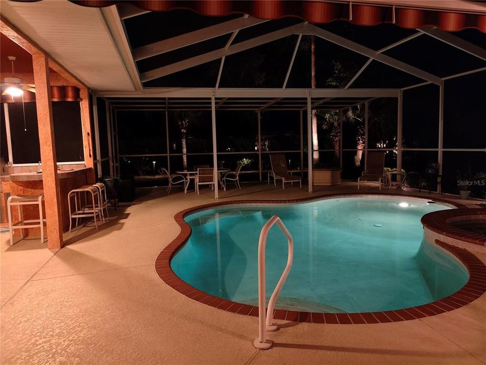 Activo con contrato: $482,000 (3 camas, 2 baños, 2448 Pies cuadrados)
