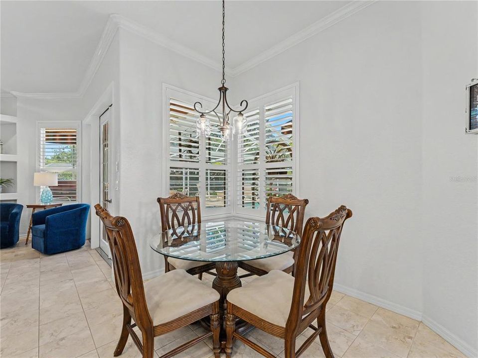 Activo con contrato: $482,000 (3 camas, 2 baños, 2448 Pies cuadrados)