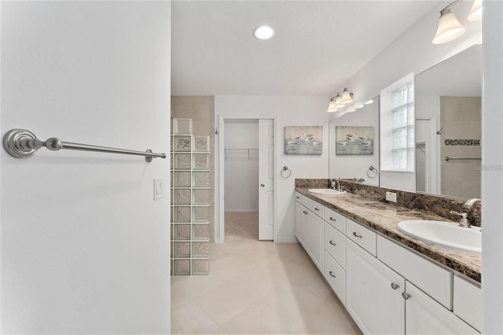 En Venta: $479,000 (3 camas, 2 baños, 1904 Pies cuadrados)