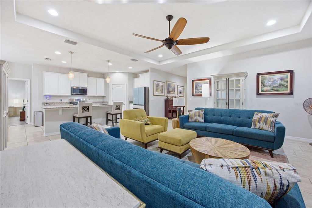 En Venta: $409,900 (4 camas, 3 baños, 2837 Pies cuadrados)