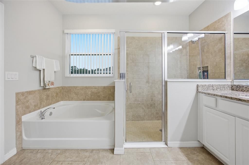 En Venta: $409,900 (4 camas, 3 baños, 2837 Pies cuadrados)