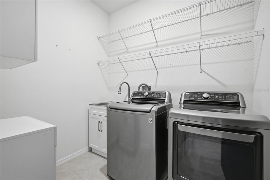 For Sale: $449,000 (4 beds, 2 baths, 2046 Square Feet)