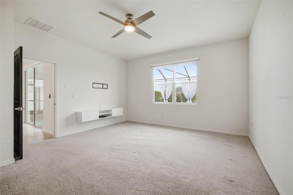 For Sale: $449,000 (4 beds, 2 baths, 2046 Square Feet)