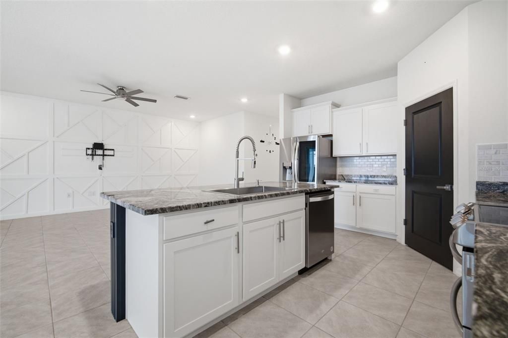 For Sale: $449,000 (4 beds, 2 baths, 2046 Square Feet)