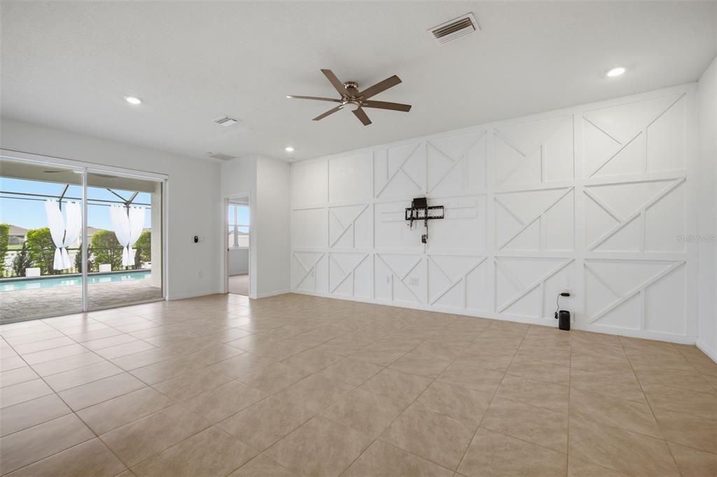 For Sale: $449,000 (4 beds, 2 baths, 2046 Square Feet)