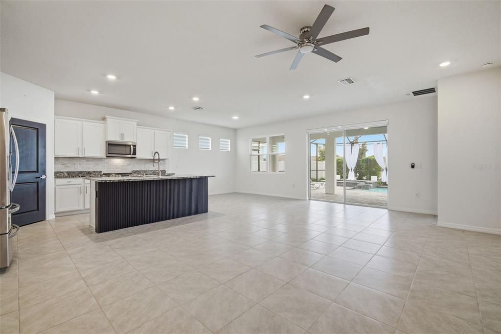 For Sale: $449,000 (4 beds, 2 baths, 2046 Square Feet)