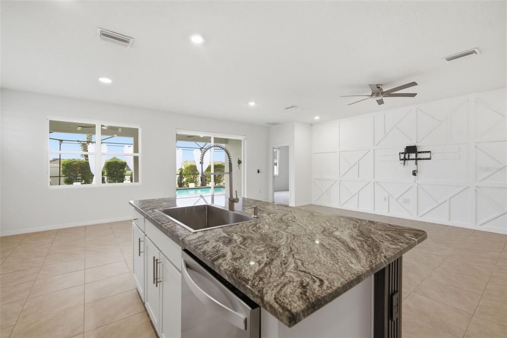 For Sale: $449,000 (4 beds, 2 baths, 2046 Square Feet)