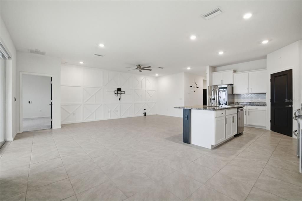 For Sale: $449,000 (4 beds, 2 baths, 2046 Square Feet)