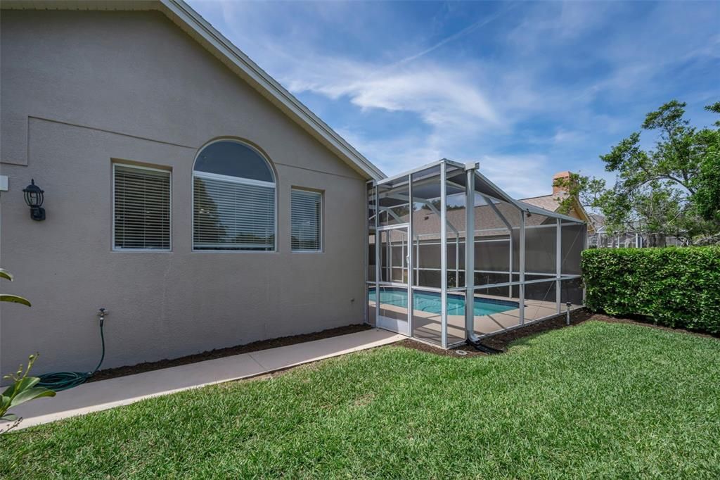 Activo con contrato: $684,900 (4 camas, 3 baños, 2347 Pies cuadrados)