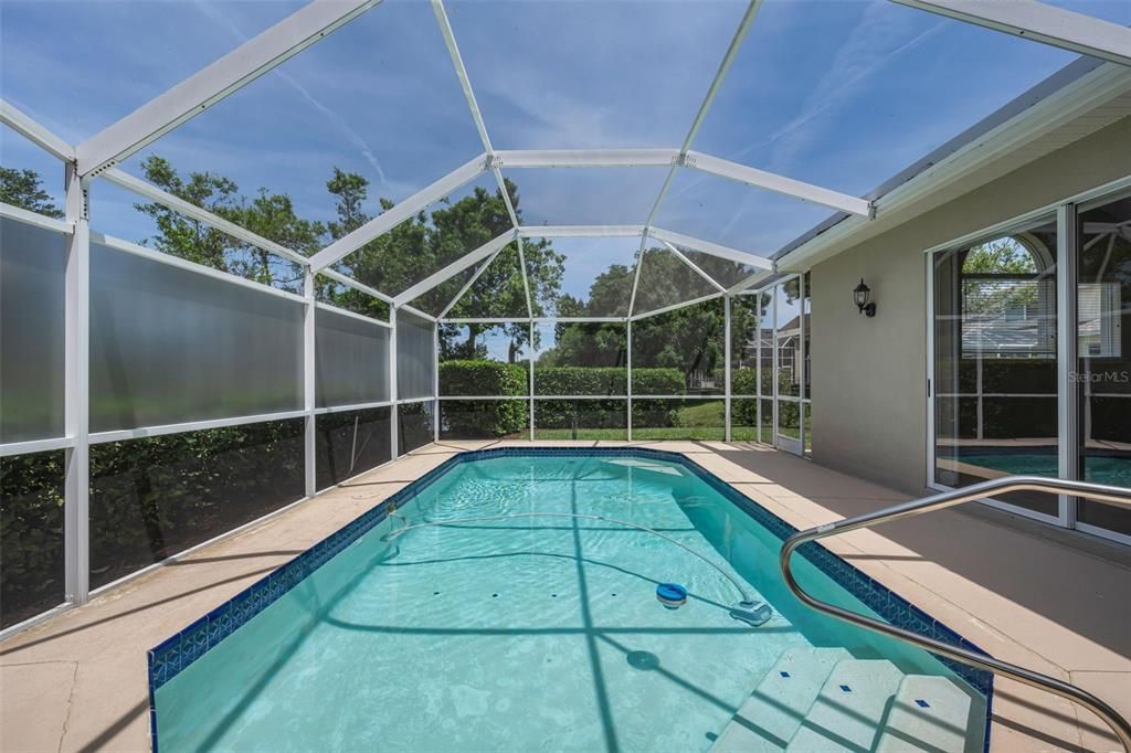 Activo con contrato: $684,900 (4 camas, 3 baños, 2347 Pies cuadrados)